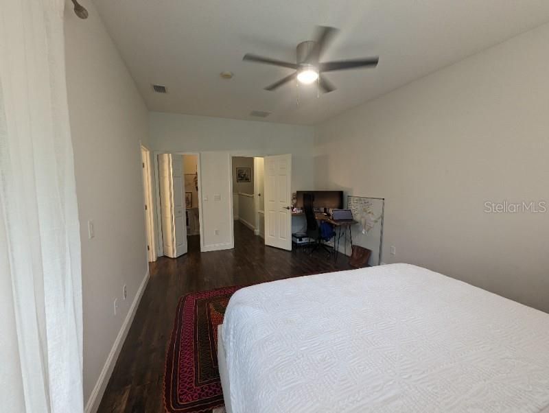 For Rent: $2,450 (3 beds, 2 baths, 1806 Square Feet)