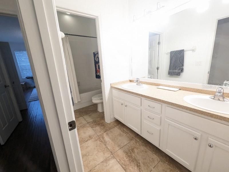 For Rent: $2,450 (3 beds, 2 baths, 1806 Square Feet)