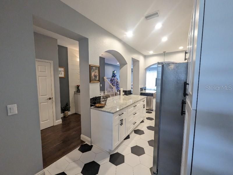 For Rent: $2,450 (3 beds, 2 baths, 1806 Square Feet)