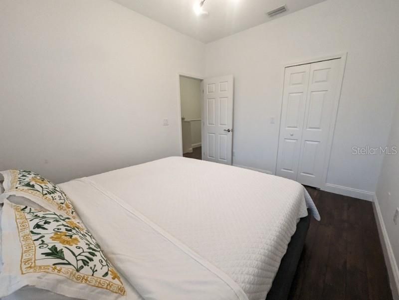 For Rent: $2,450 (3 beds, 2 baths, 1806 Square Feet)