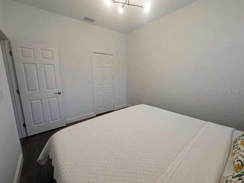 For Rent: $2,450 (3 beds, 2 baths, 1806 Square Feet)