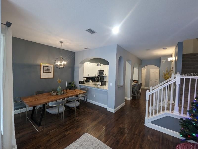 For Rent: $2,450 (3 beds, 2 baths, 1806 Square Feet)