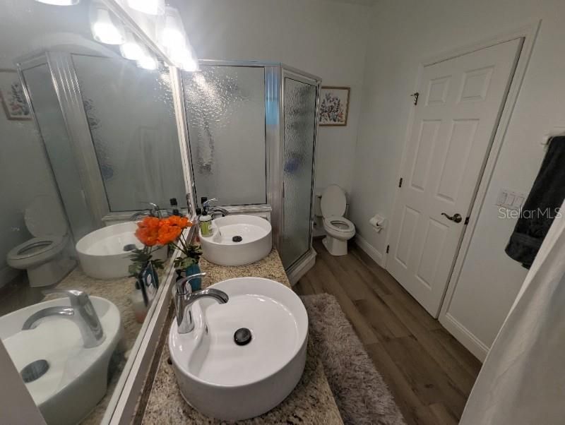 For Rent: $2,450 (3 beds, 2 baths, 1806 Square Feet)