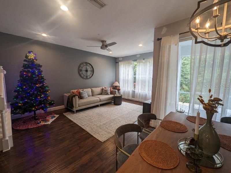 For Rent: $2,450 (3 beds, 2 baths, 1806 Square Feet)