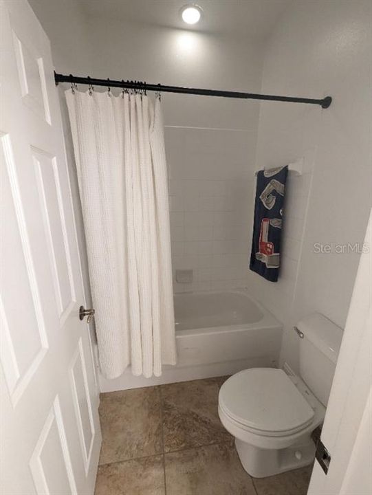 For Rent: $2,450 (3 beds, 2 baths, 1806 Square Feet)