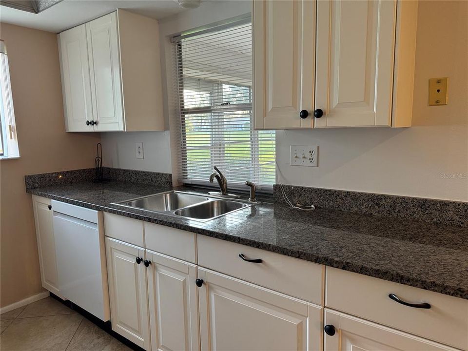 For Rent: $1,850 (2 beds, 2 baths, 1543 Square Feet)