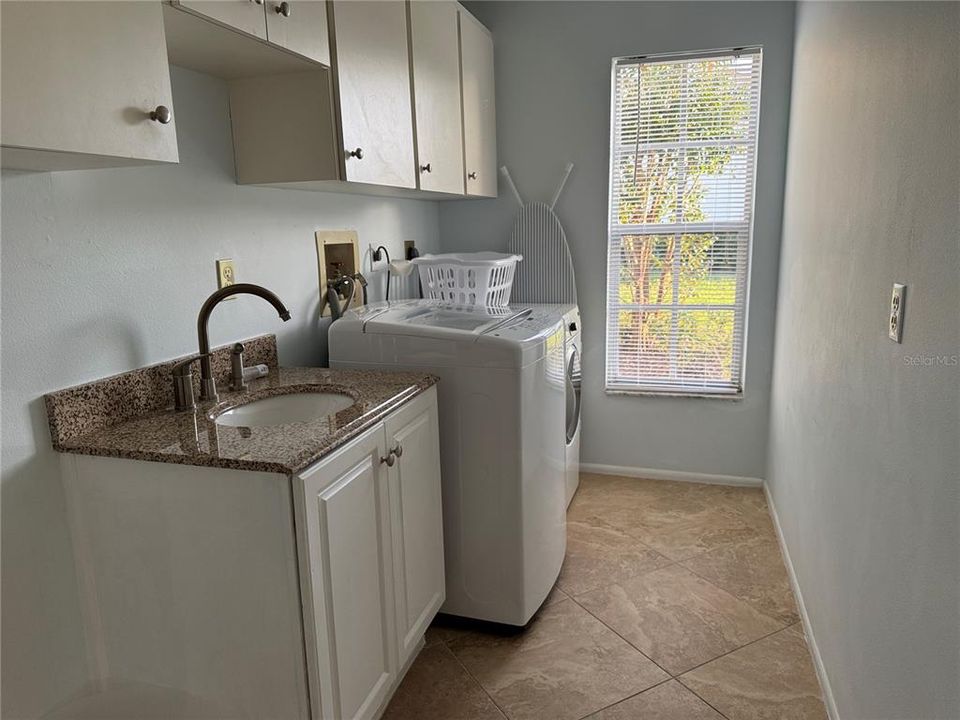 For Rent: $1,850 (2 beds, 2 baths, 1543 Square Feet)
