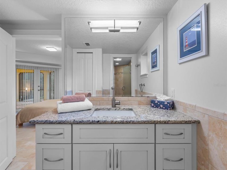 En Venta: $1,850,000 (4 camas, 3 baños, 2005 Pies cuadrados)