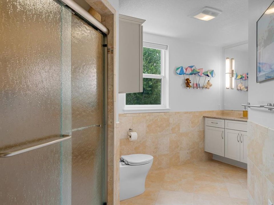 En Venta: $1,850,000 (4 camas, 3 baños, 2005 Pies cuadrados)