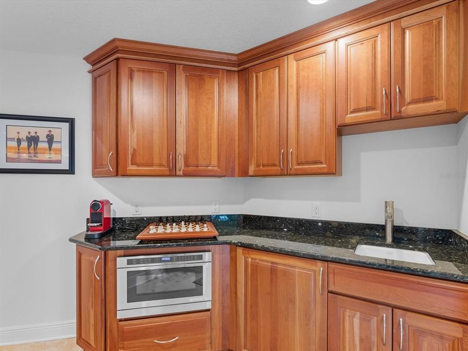 En Venta: $1,850,000 (4 camas, 3 baños, 2005 Pies cuadrados)