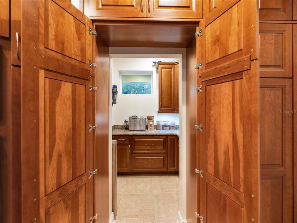 En Venta: $1,850,000 (4 camas, 3 baños, 2005 Pies cuadrados)