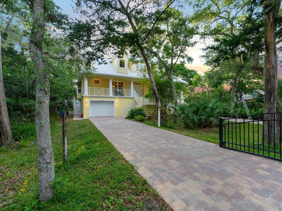 En Venta: $1,850,000 (4 camas, 3 baños, 2005 Pies cuadrados)