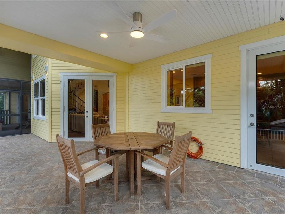 En Venta: $1,850,000 (4 camas, 3 baños, 2005 Pies cuadrados)