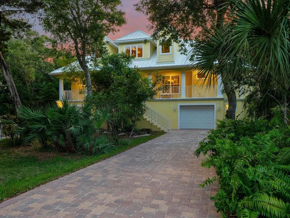 En Venta: $1,850,000 (4 camas, 3 baños, 2005 Pies cuadrados)