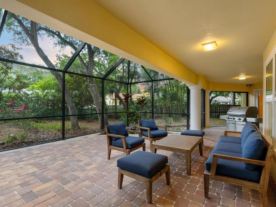 En Venta: $1,850,000 (4 camas, 3 baños, 2005 Pies cuadrados)