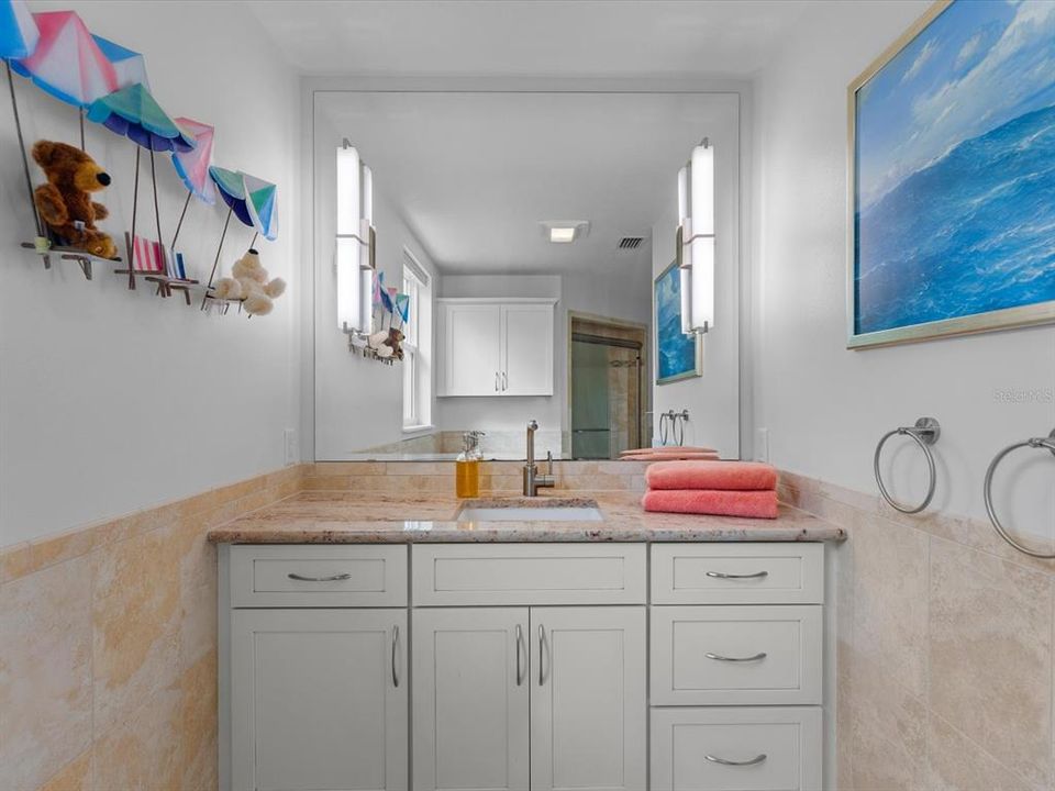 En Venta: $1,850,000 (4 camas, 3 baños, 2005 Pies cuadrados)