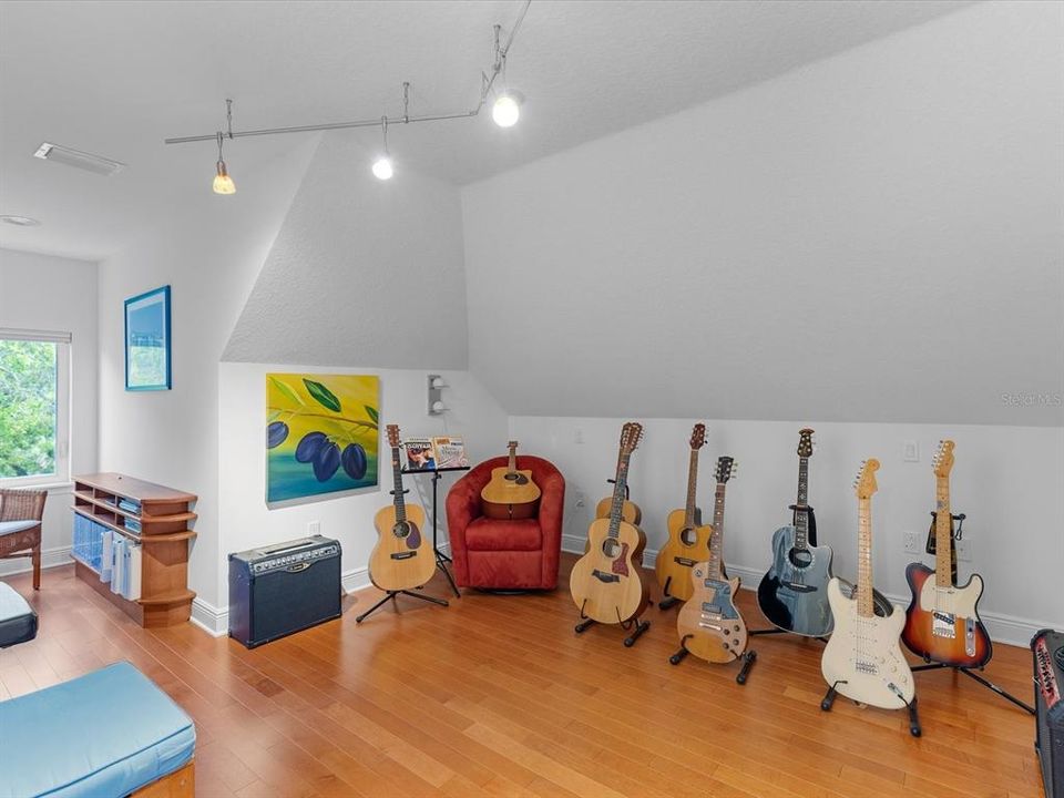 En Venta: $1,850,000 (4 camas, 3 baños, 2005 Pies cuadrados)