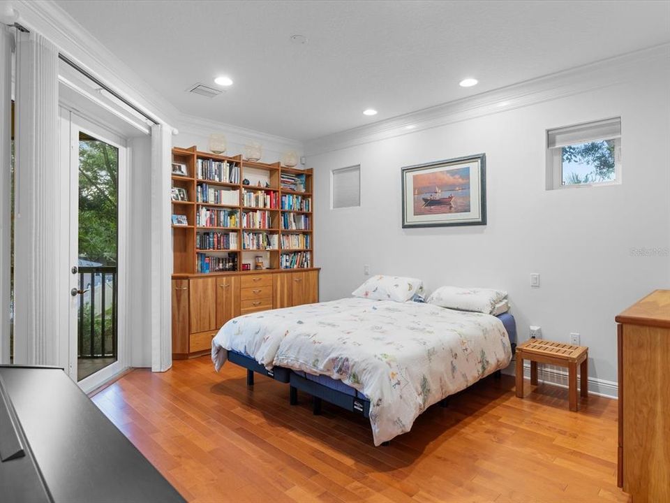 En Venta: $1,850,000 (4 camas, 3 baños, 2005 Pies cuadrados)