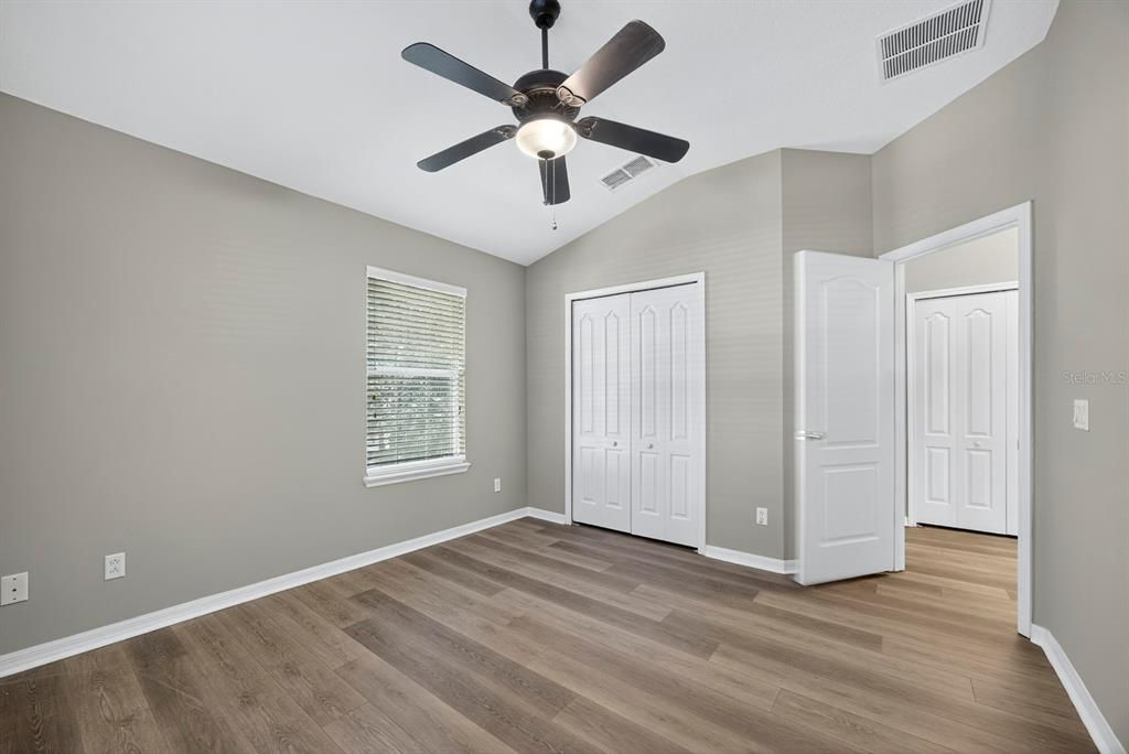 待售: $240,000 (2 贝兹, 2 浴室, 1200 平方英尺)