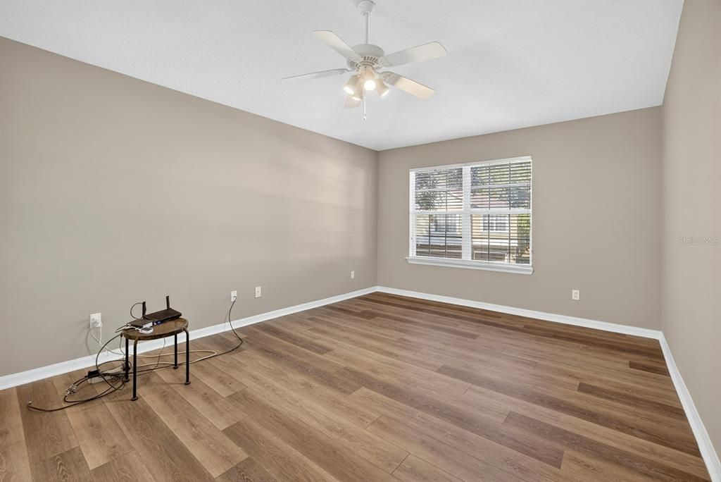 待售: $240,000 (2 贝兹, 2 浴室, 1200 平方英尺)