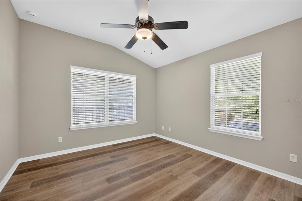 待售: $240,000 (2 贝兹, 2 浴室, 1200 平方英尺)