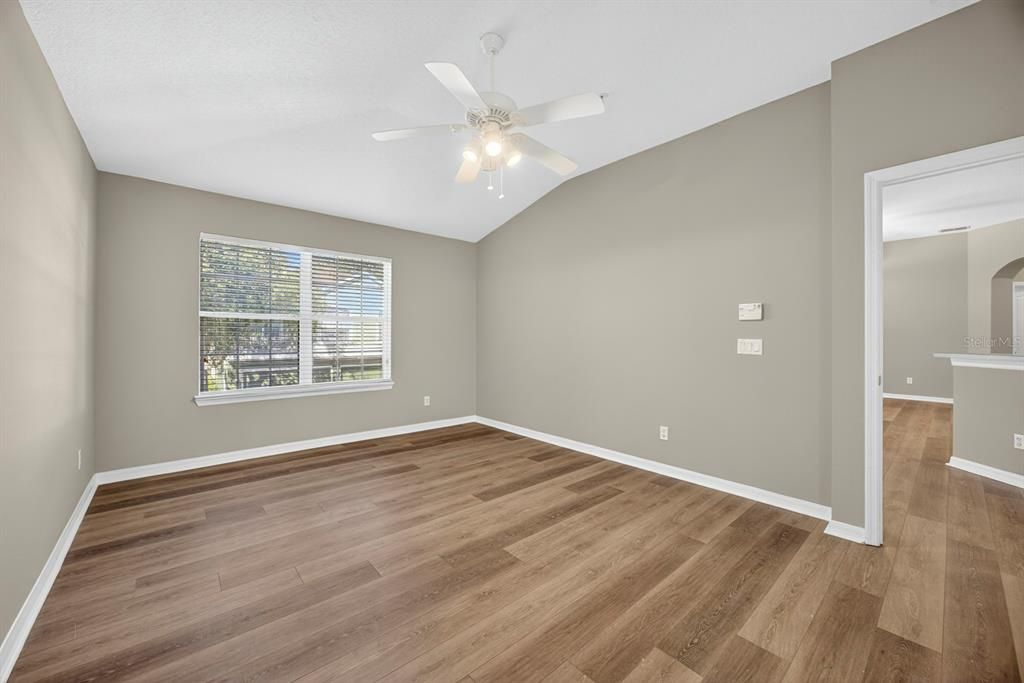 待售: $240,000 (2 贝兹, 2 浴室, 1200 平方英尺)