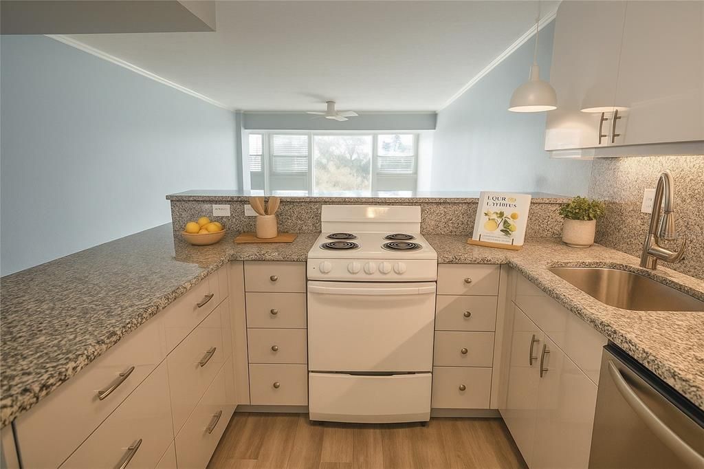 На продажу: $399,000 (1 спален, 1 ванн, 820 Квадратных фут)