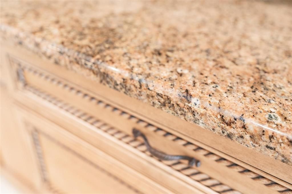 For Sale: $799,999 (3 beds, 2 baths, 2917 Square Feet)