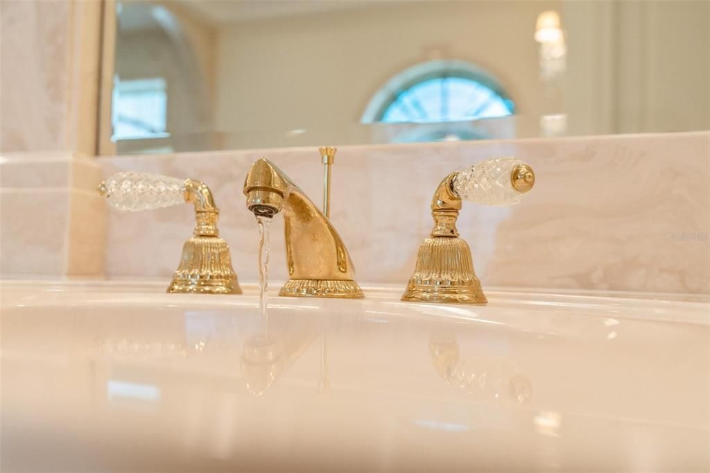 For Sale: $799,999 (3 beds, 2 baths, 2917 Square Feet)