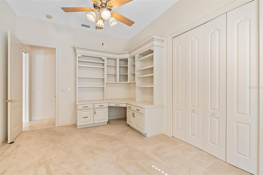 For Sale: $799,999 (3 beds, 2 baths, 2917 Square Feet)