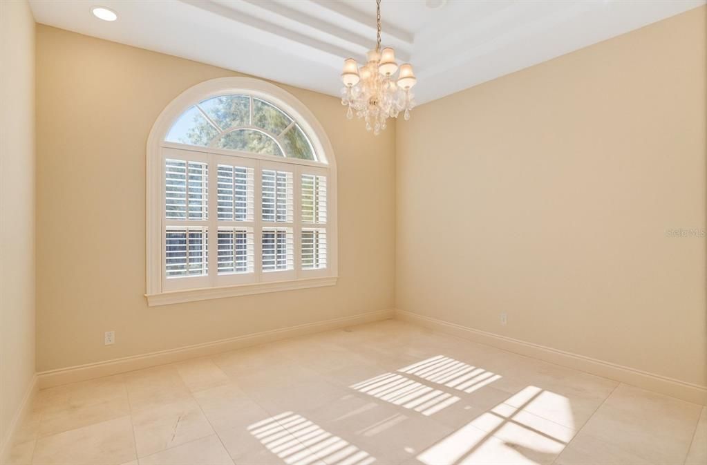 For Sale: $799,999 (3 beds, 2 baths, 2917 Square Feet)