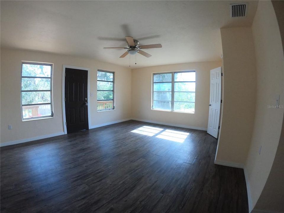 待售: $253,900 (3 贝兹, 2 浴室, 1680 平方英尺)