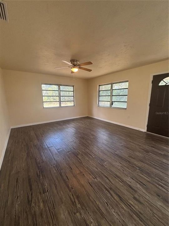 待售: $253,900 (3 贝兹, 2 浴室, 1680 平方英尺)