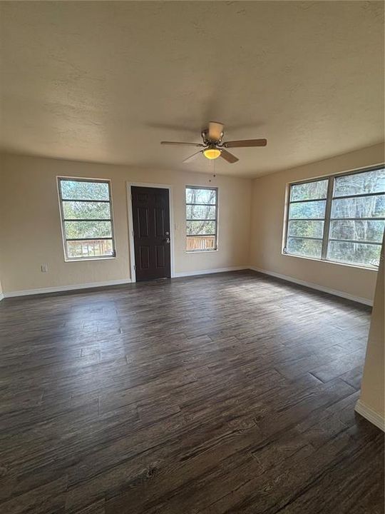 待售: $253,900 (3 贝兹, 2 浴室, 1680 平方英尺)