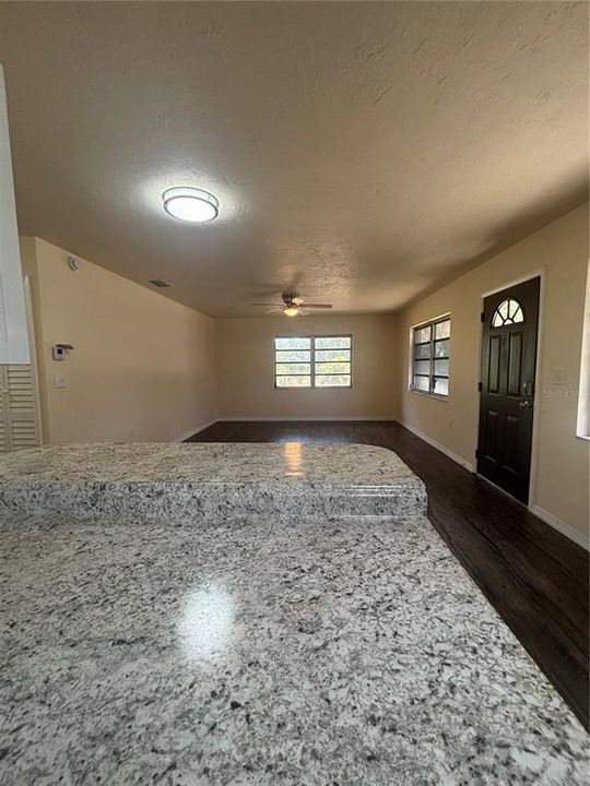 待售: $253,900 (3 贝兹, 2 浴室, 1680 平方英尺)