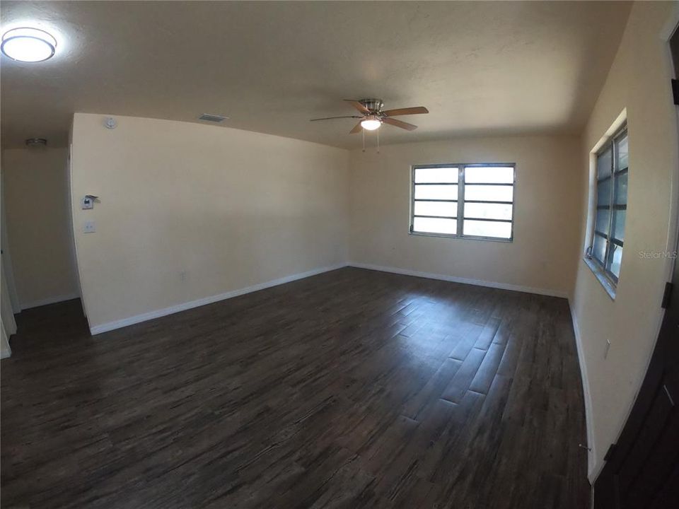 待售: $253,900 (3 贝兹, 2 浴室, 1680 平方英尺)