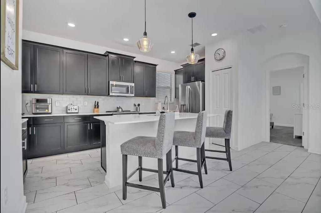 For Rent: $3,600 (5 beds, 5 baths, 3081 Square Feet)