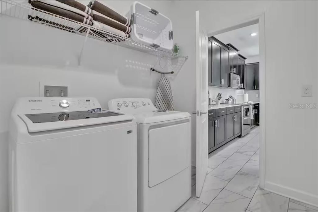 For Rent: $3,600 (5 beds, 5 baths, 3081 Square Feet)