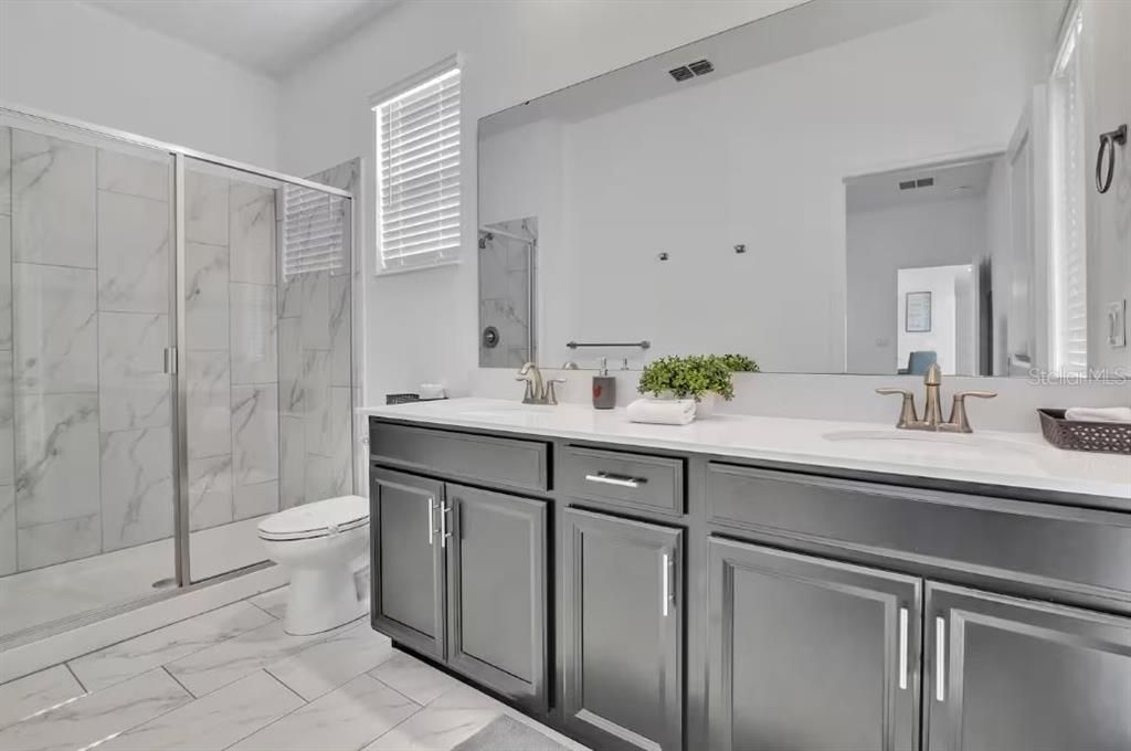 For Rent: $3,600 (5 beds, 5 baths, 3081 Square Feet)