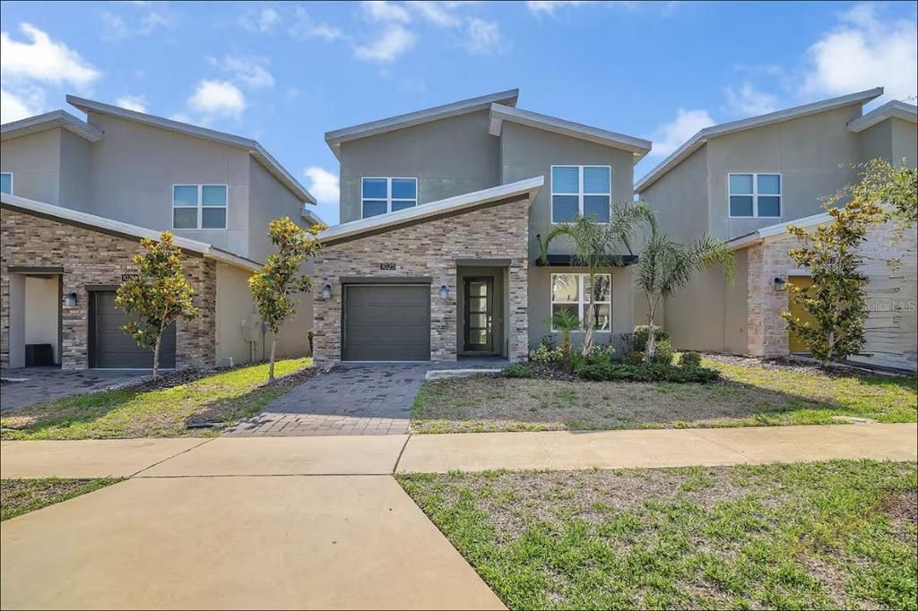 For Rent: $3,600 (5 beds, 5 baths, 3081 Square Feet)