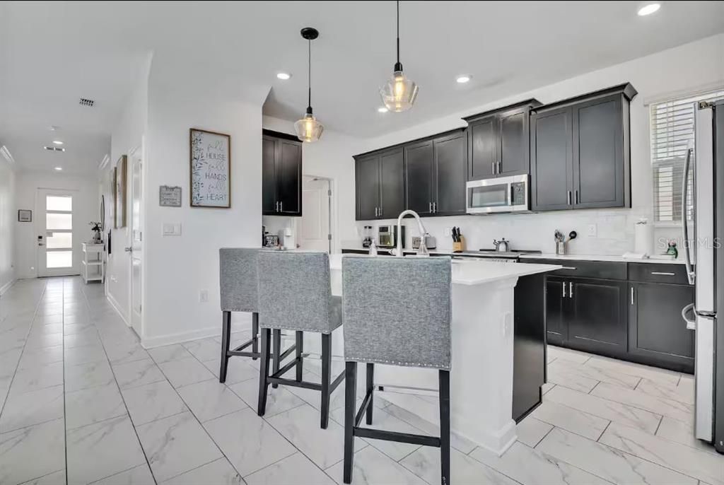 For Rent: $3,600 (5 beds, 5 baths, 3081 Square Feet)