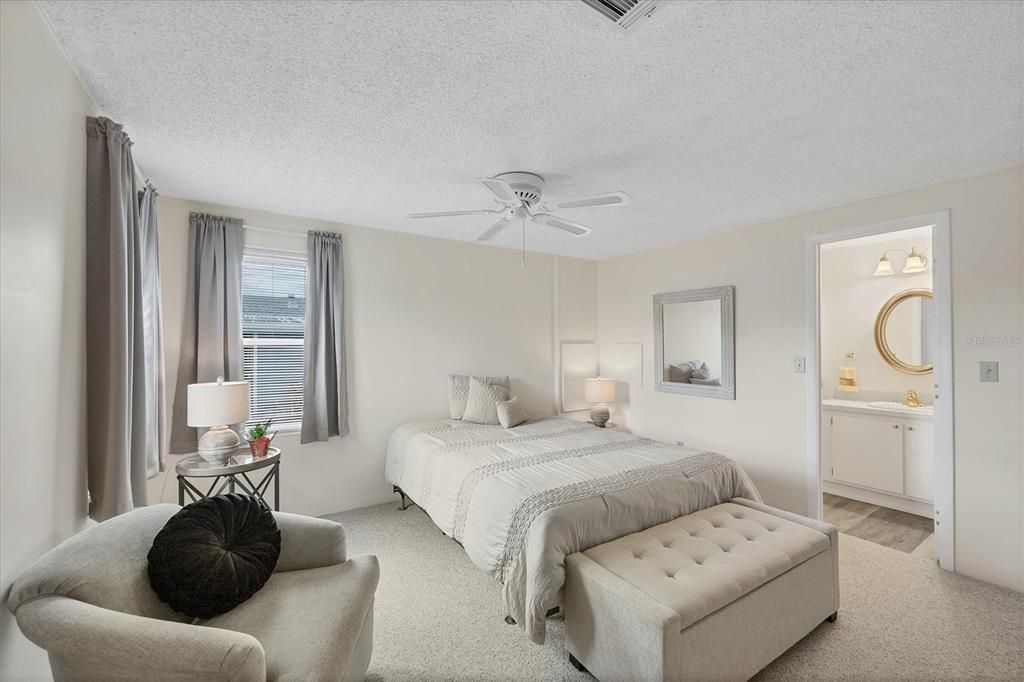 待售: $185,000 (2 贝兹, 2 浴室, 1092 平方英尺)