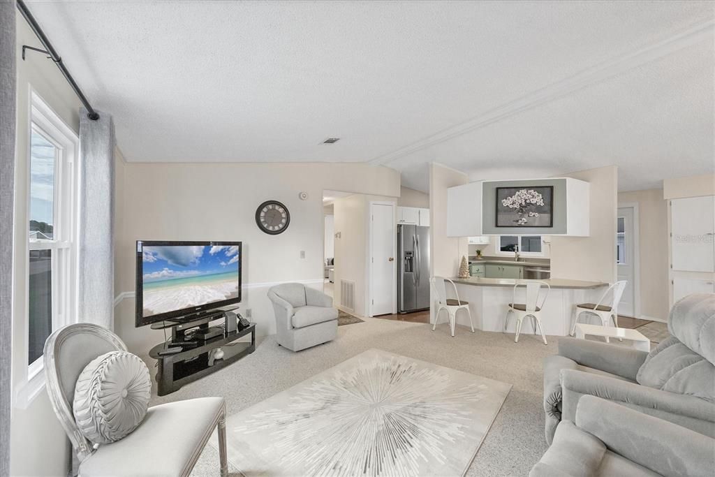 待售: $185,000 (2 贝兹, 2 浴室, 1092 平方英尺)