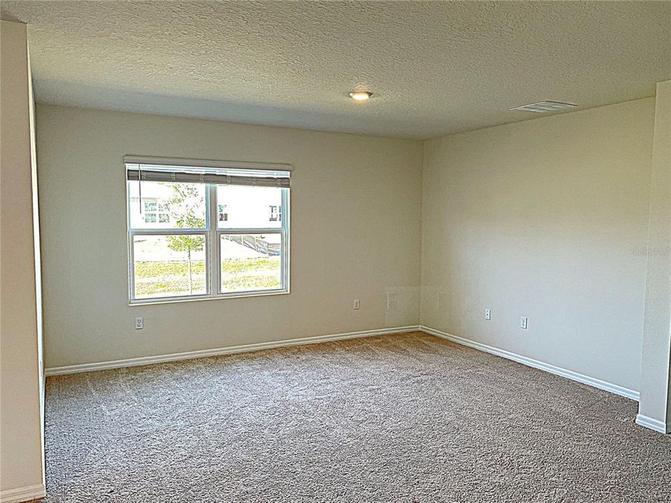 For Rent: $2,400 (4 beds, 2 baths, 1846 Square Feet)