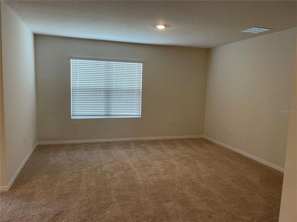 For Rent: $2,400 (4 beds, 2 baths, 1846 Square Feet)