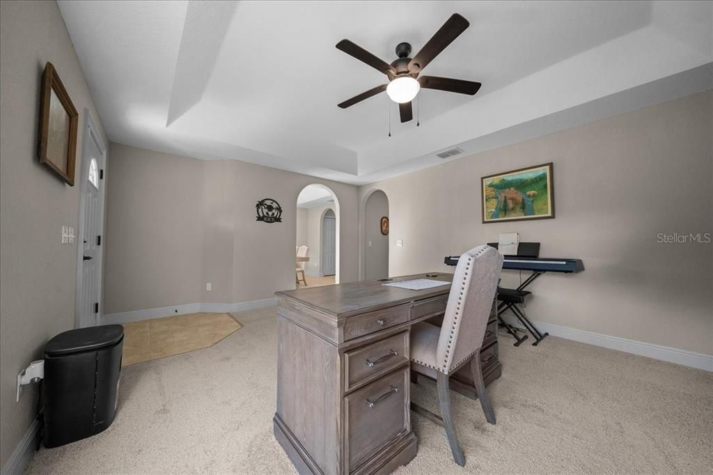 На продажу: $321,750 (3 спален, 2 ванн, 1934 Квадратных фут)