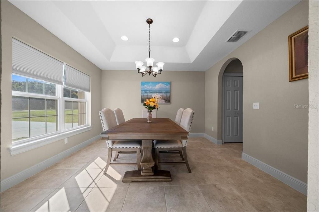 На продажу: $321,750 (3 спален, 2 ванн, 1934 Квадратных фут)