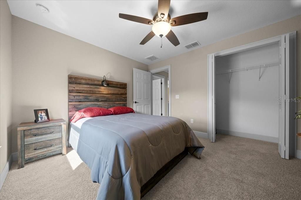 На продажу: $321,750 (3 спален, 2 ванн, 1934 Квадратных фут)