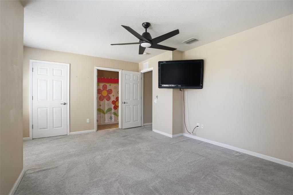 For Sale: $400,000 (3 beds, 2 baths, 2173 Square Feet)