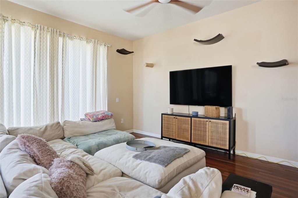 For Sale: $400,000 (3 beds, 2 baths, 2173 Square Feet)